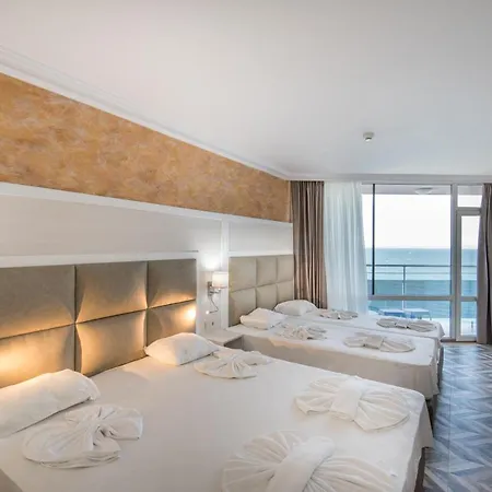 Apartment Sea View Triple S B